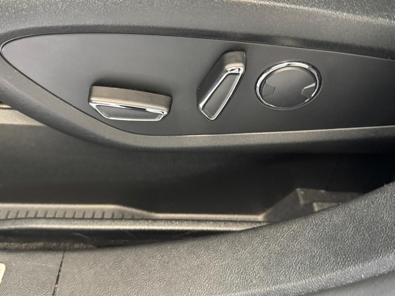 2018 Lincoln MKX AWD Reserve+Cooled Leather+New Tires+CLEAN CARFAX - Photo #47