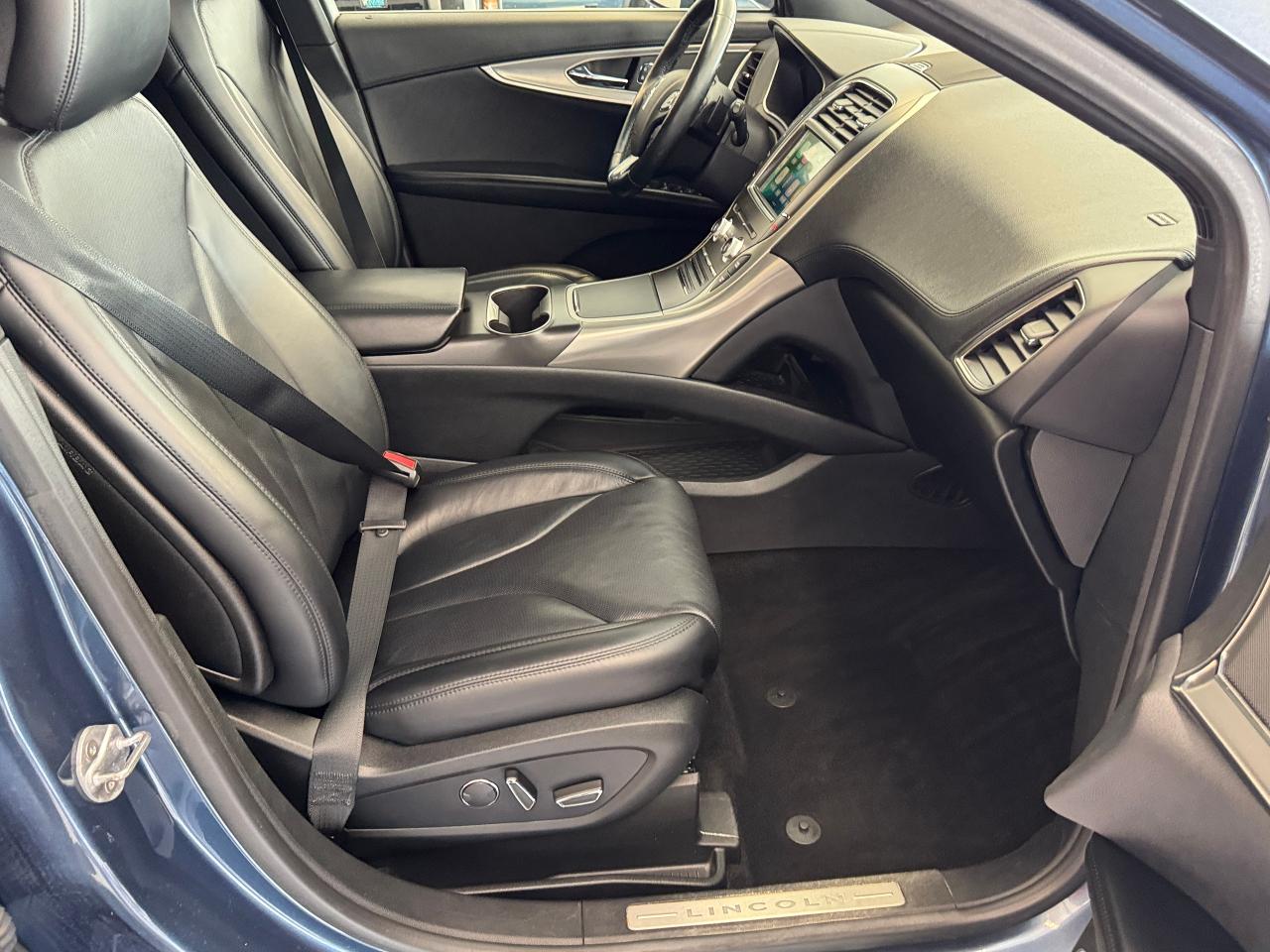 2018 Lincoln MKX AWD Reserve+Cooled Leather+New Tires+CLEAN CARFAX - Photo #24