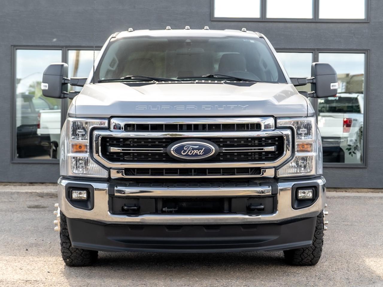 2022 Ford F-350 XLT CREW CAB 4X4 DIESEL/DUALLY Photo2