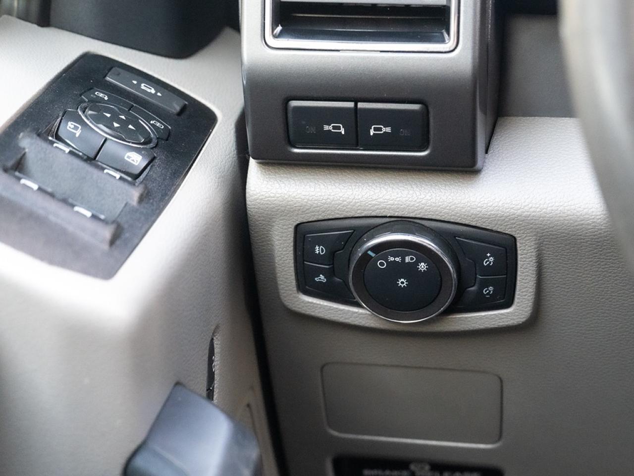 2022 Ford F-350 XLT CREW CAB 4X4 DIESEL/DUALLY Photo11