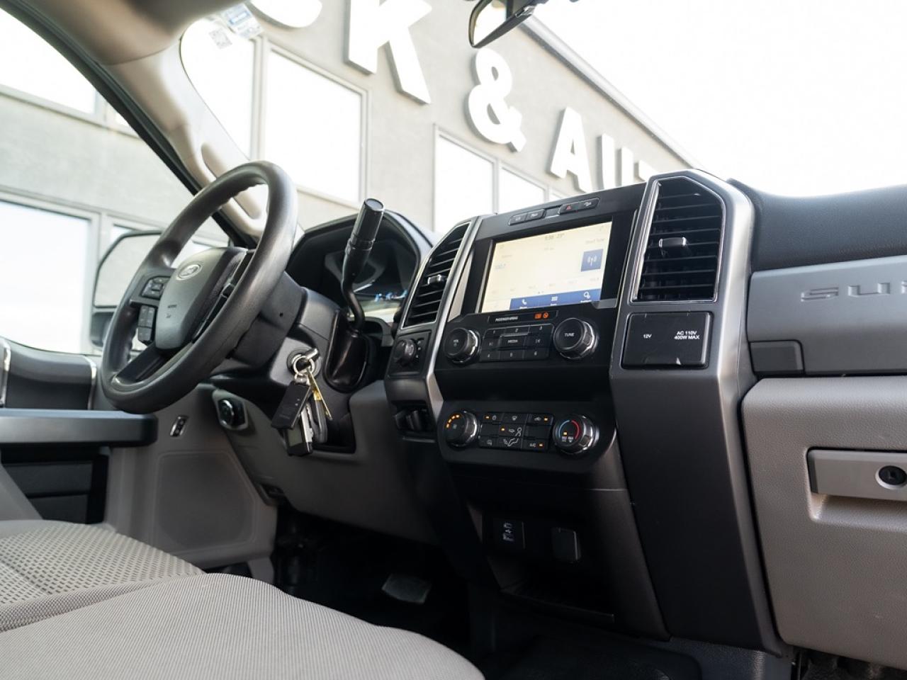 2022 Ford F-350 XLT CREW CAB 4X4 DIESEL/DUALLY Photo21