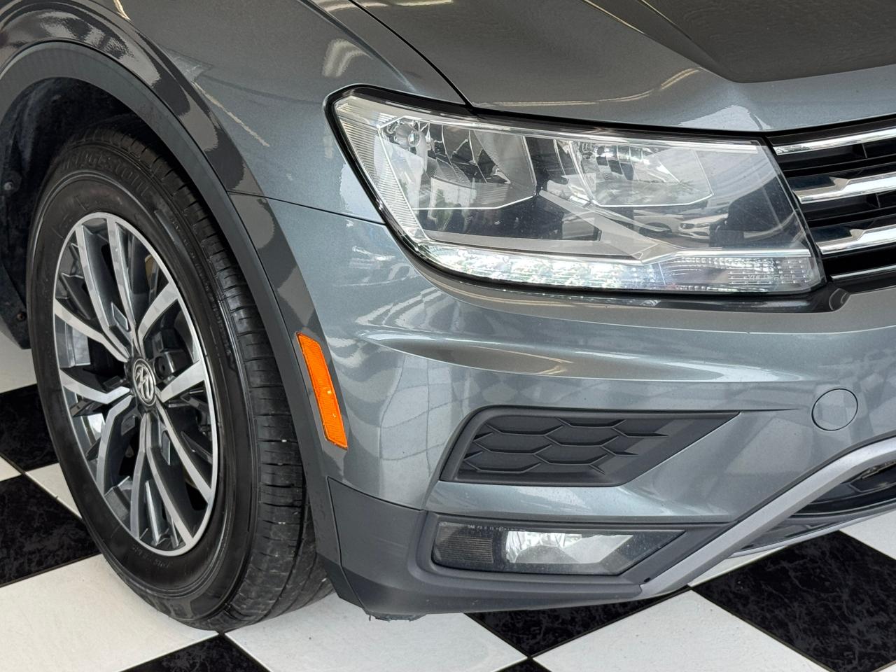 2018 Volkswagen Tiguan COMFORTLINE 7 Passenger+Leather+Roof+CLEAN CARFAX Photo103