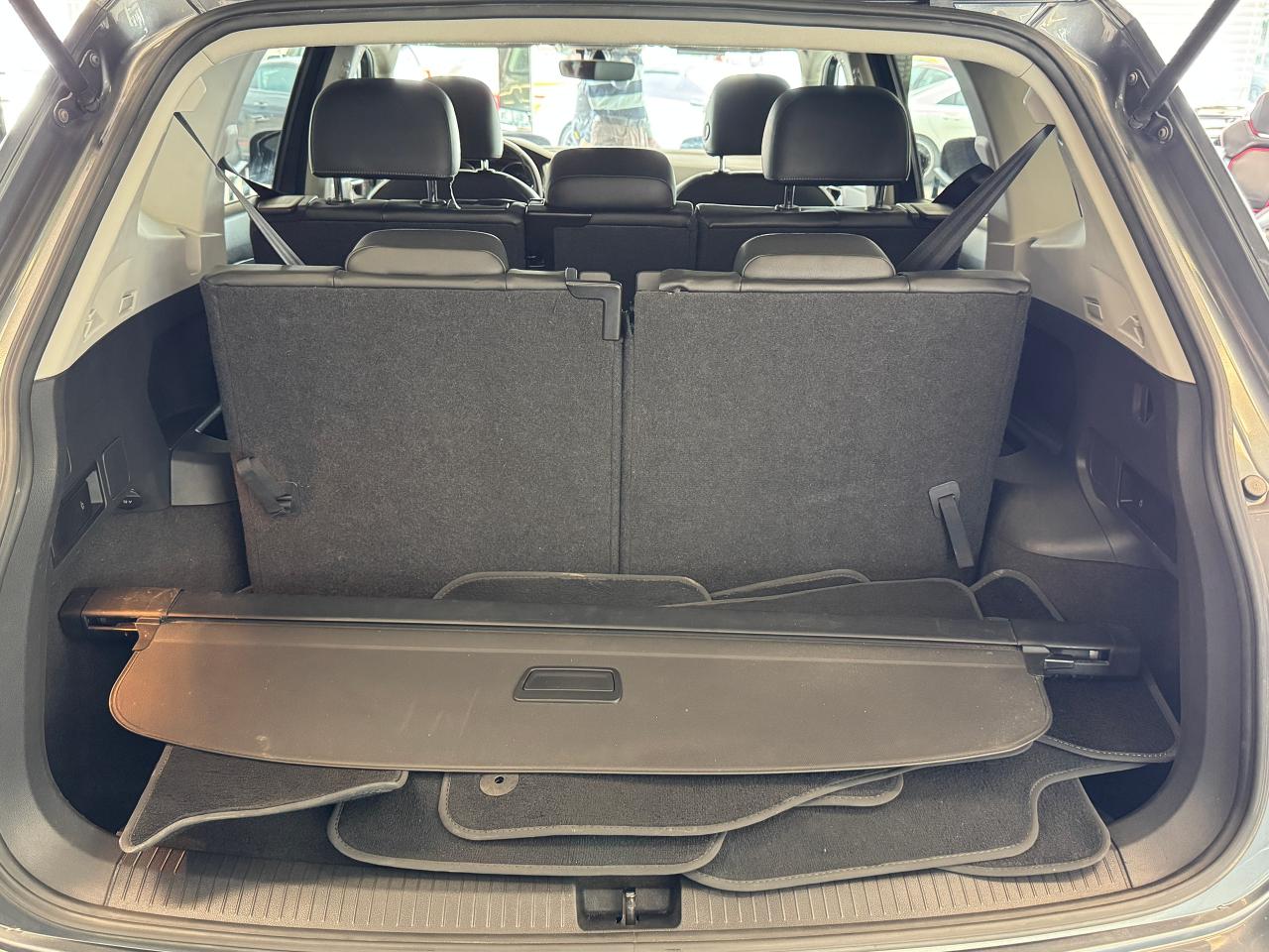 2018 Volkswagen Tiguan COMFORTLINE 7 Passenger+Leather+Roof+CLEAN CARFAX Photo94