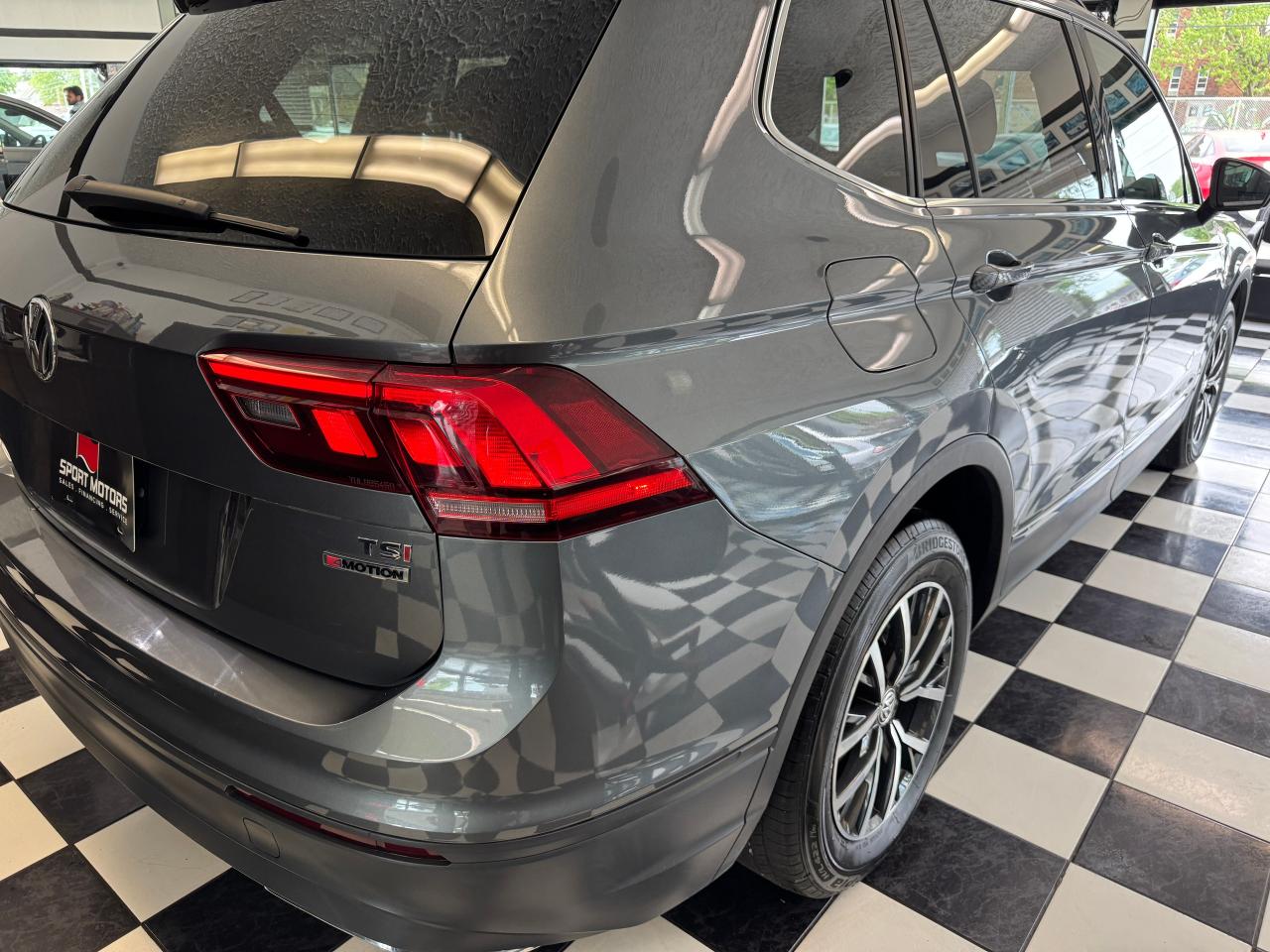 2018 Volkswagen Tiguan COMFORTLINE 7 Passenger+Leather+Roof+CLEAN CARFAX Photo42