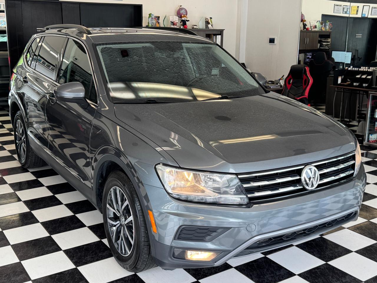 2018 Volkswagen Tiguan COMFORTLINE 7 Passenger+Leather+Roof+CLEAN CARFAX Photo11