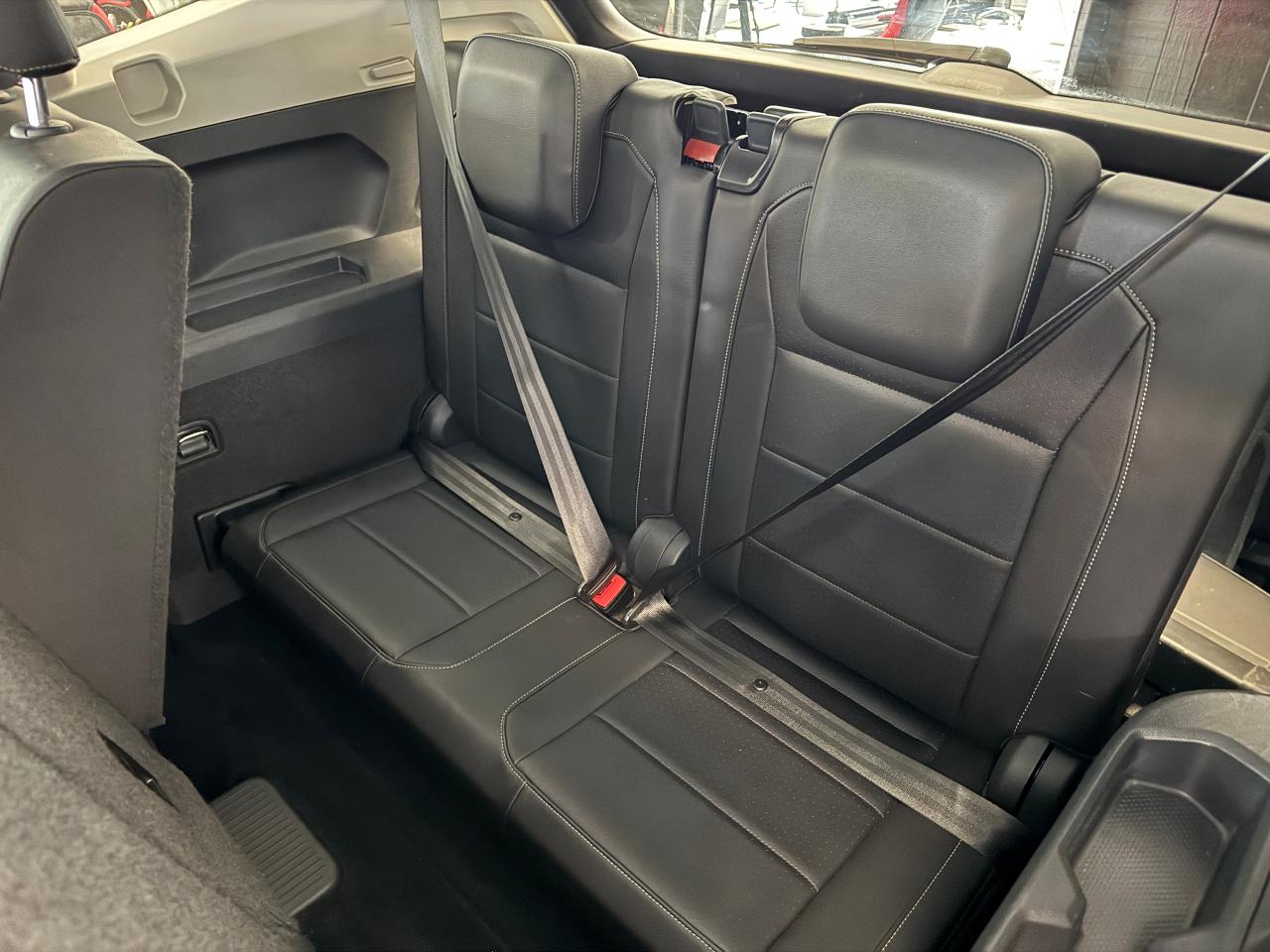 2018 Volkswagen Tiguan COMFORTLINE 7 Passenger+Leather+Roof+CLEAN CARFAX Photo29