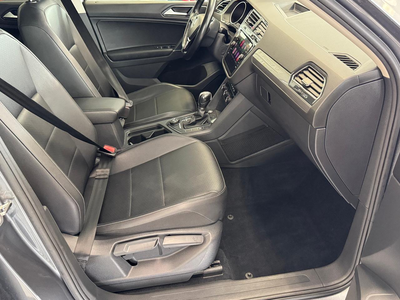 2018 Volkswagen Tiguan COMFORTLINE 7 Passenger+Leather+Roof+CLEAN CARFAX Photo89