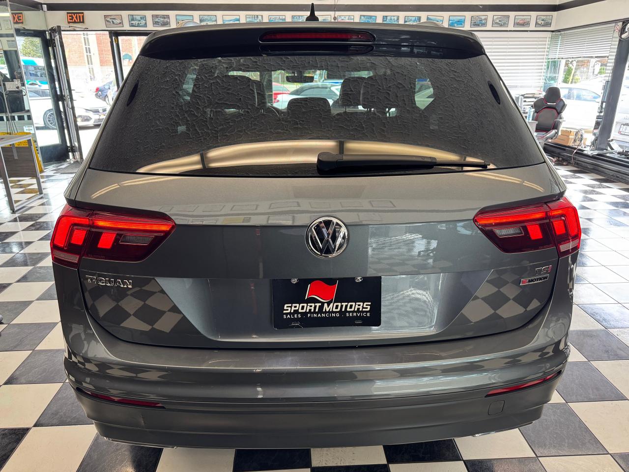 2018 Volkswagen Tiguan COMFORTLINE 7 Passenger+Leather+Roof+CLEAN CARFAX Photo9