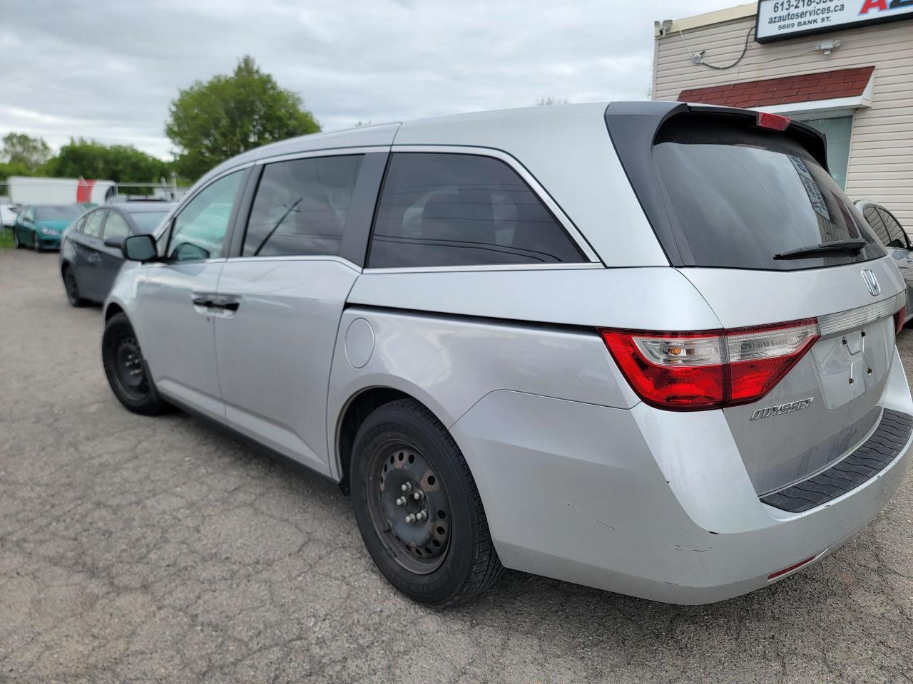 2011 Honda Odyssey LX - Photo #6