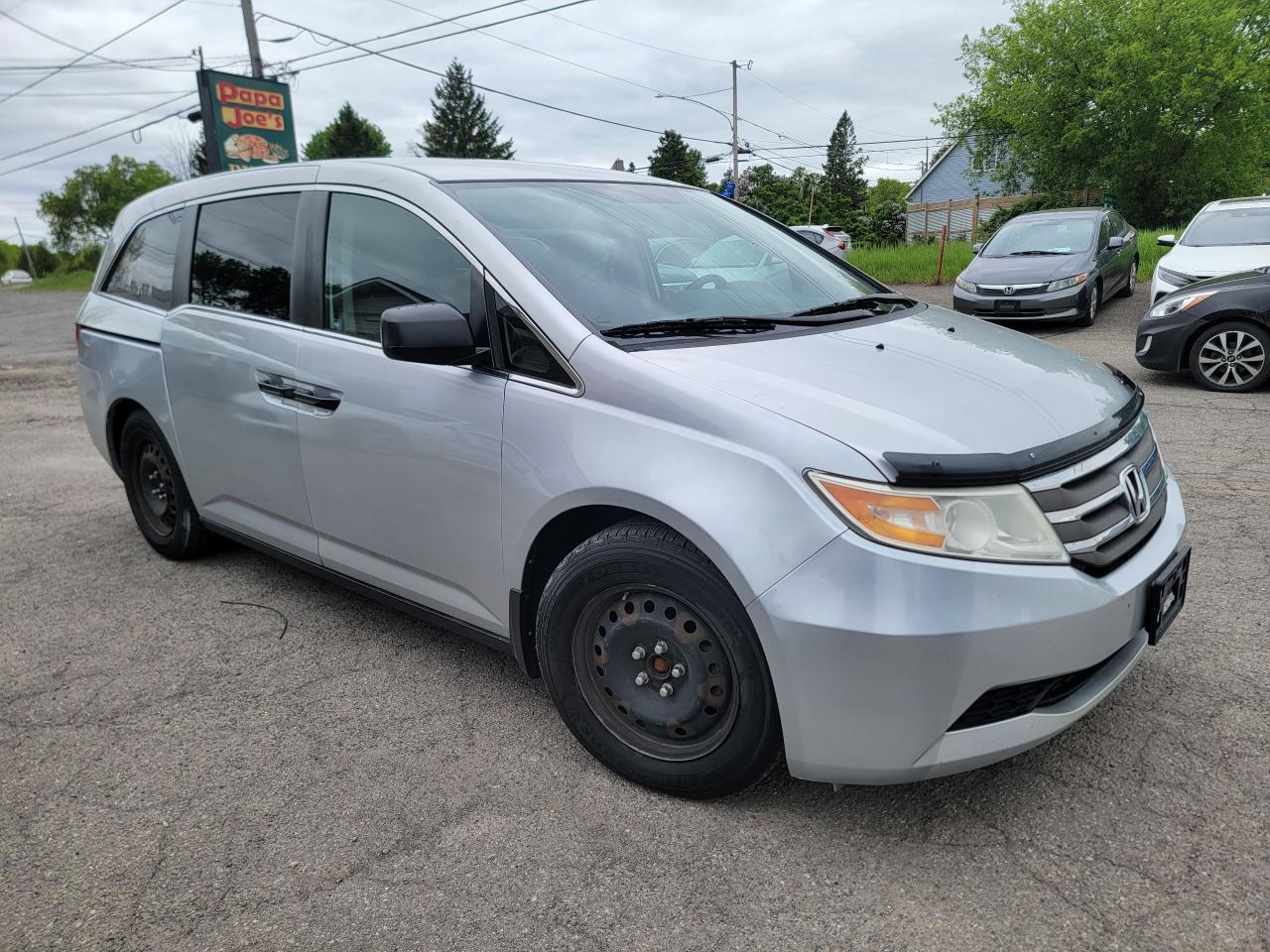 2011 Honda Odyssey LX - Photo #2