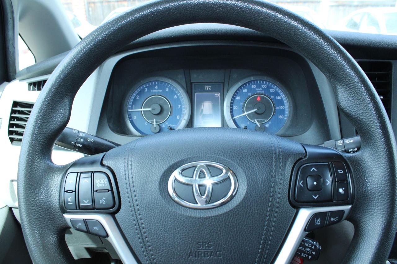 2020 Toyota Sienna LE 7-Passenger AWD - Photo #13