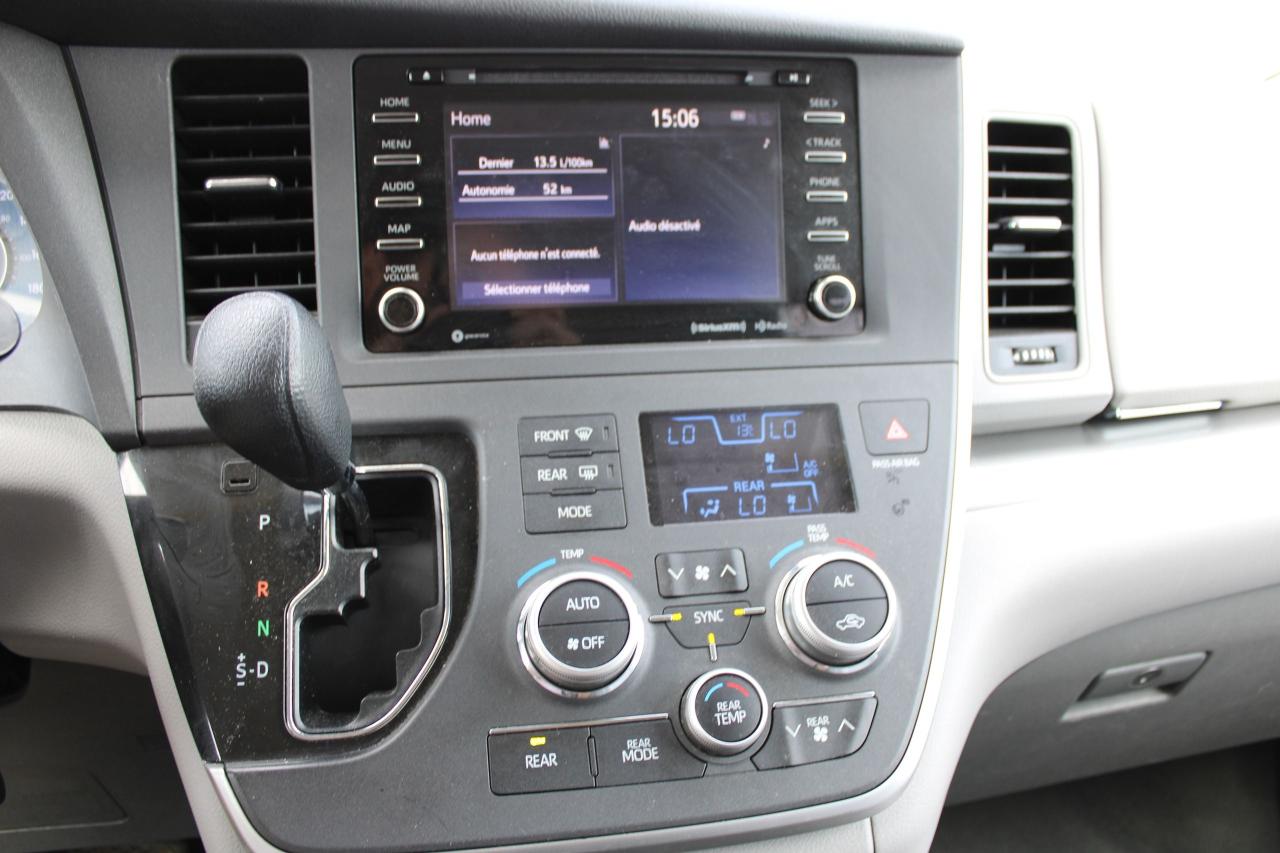 2020 Toyota Sienna LE 7-Passenger AWD - Photo #14
