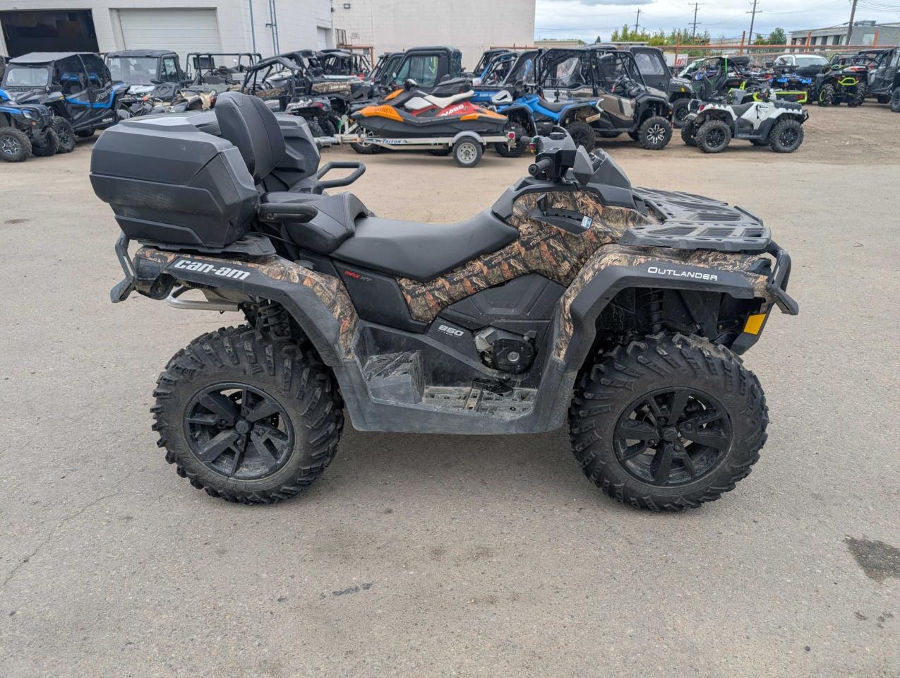 2020 Can-Am Outlander 850 Max XT  - Photo #5
