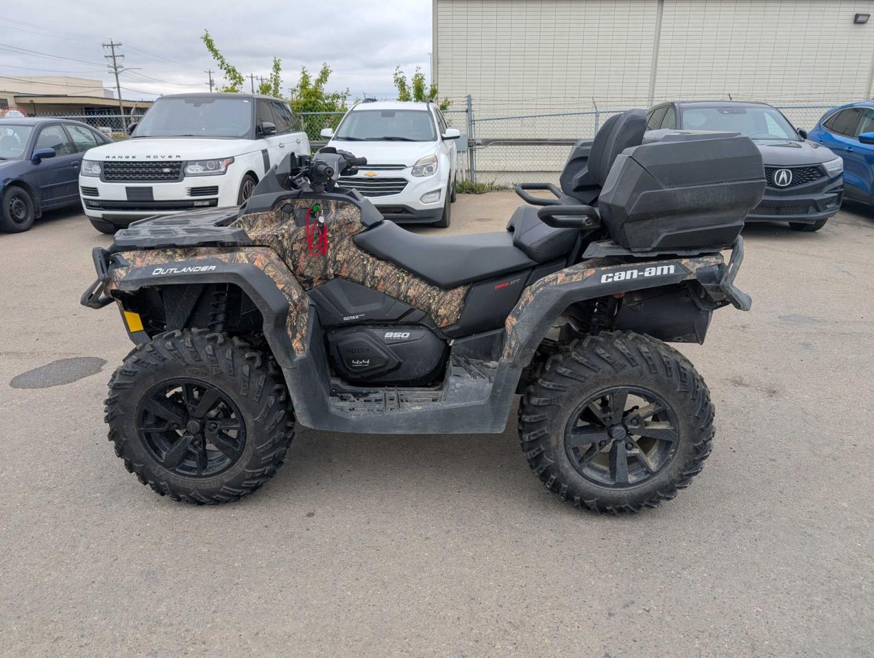 2020 Can-Am Outlander 850 Max XT  - Photo #2