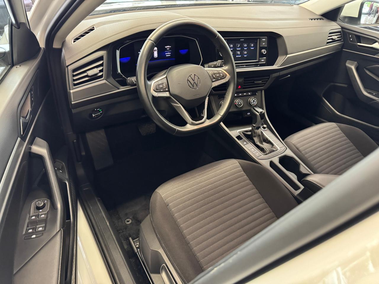 2023 Volkswagen Jetta Trendline+ONE OWNER+CLEAN CARFAX Photo17