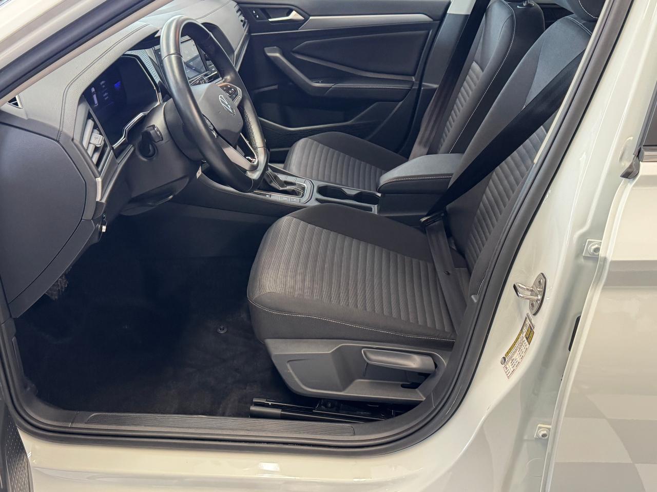 2023 Volkswagen Jetta Trendline+ONE OWNER+CLEAN CARFAX Photo18