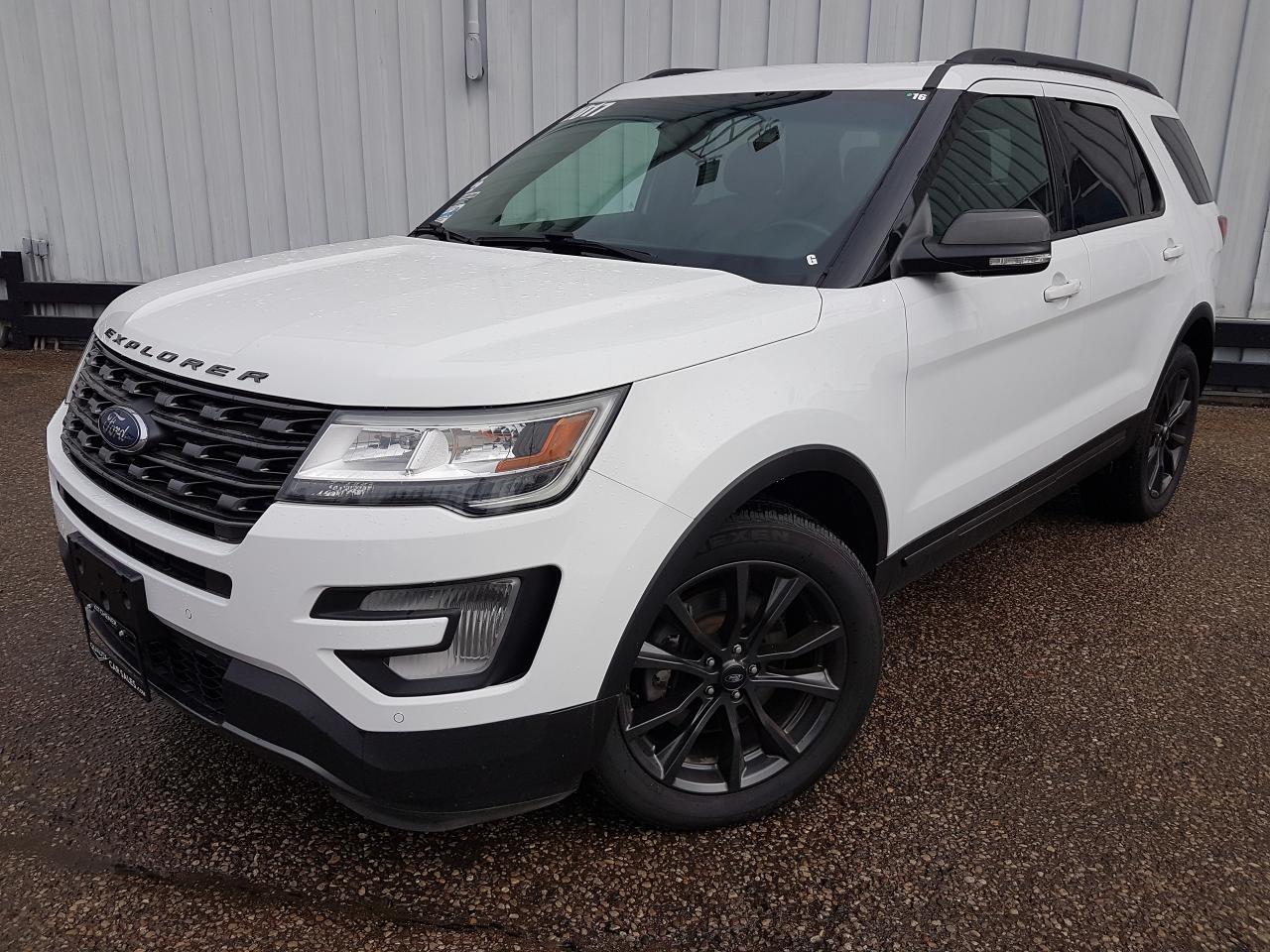 Used 2017 Ford Explorer XLT 4WD *LEATHER-SUNROOF-NAVIGATION* for sale in Kitchener, ON