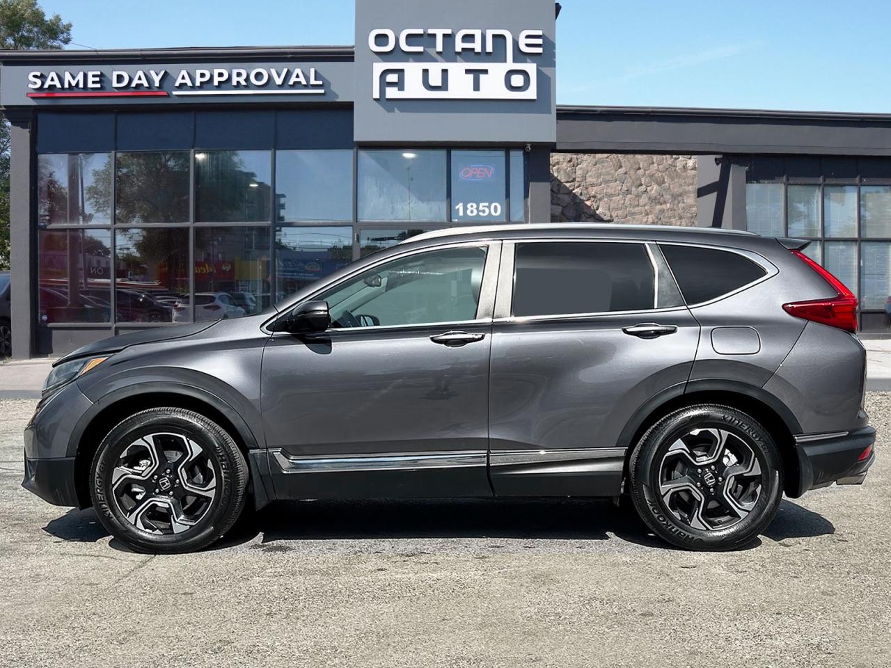2017 Honda CR-V Touring AWD - Photo #3