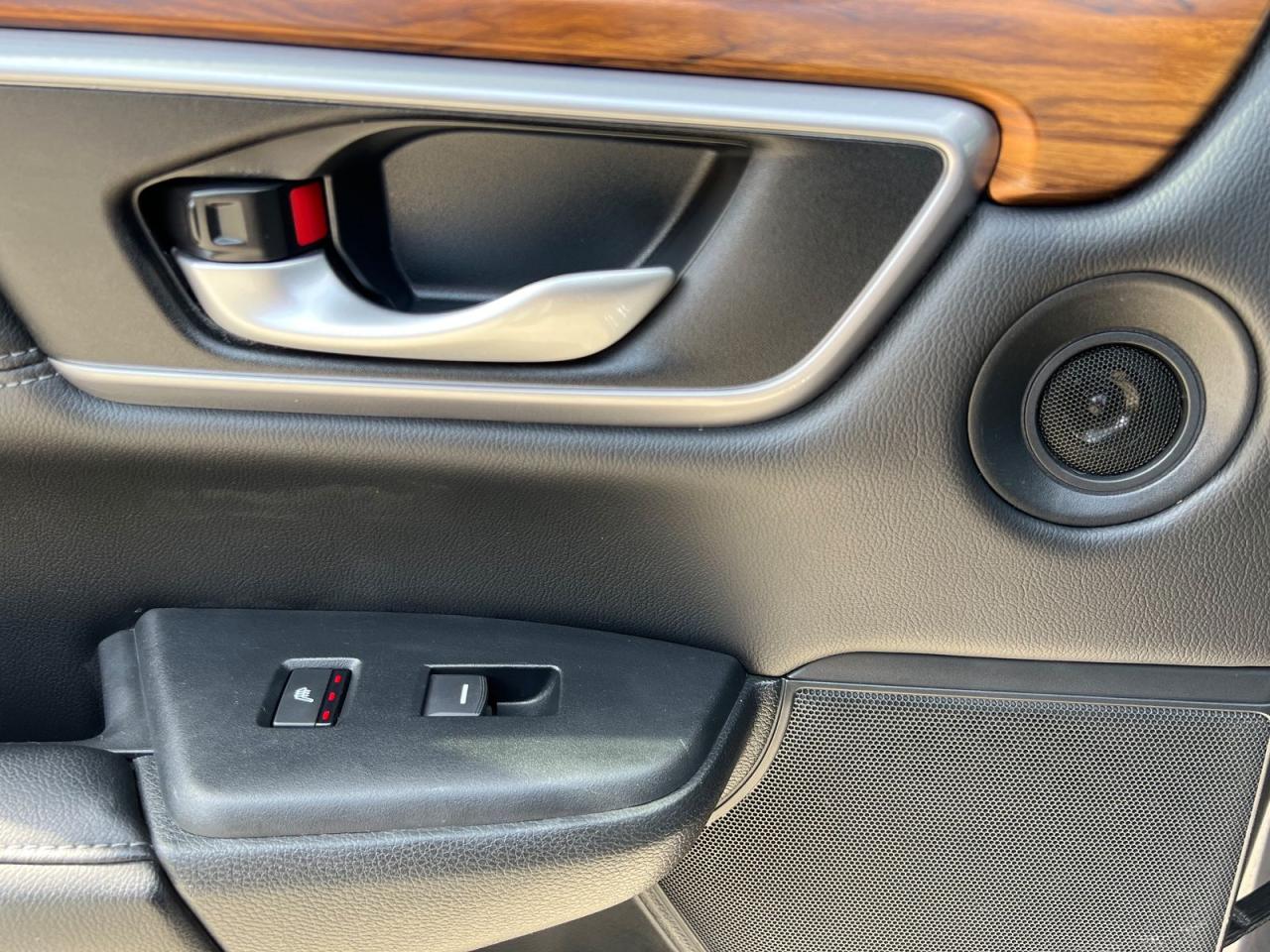2017 Honda CR-V Touring AWD - Photo #17