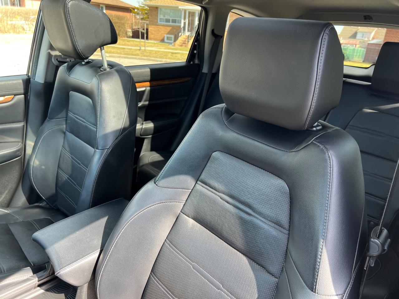 2017 Honda CR-V Touring AWD - Photo #19