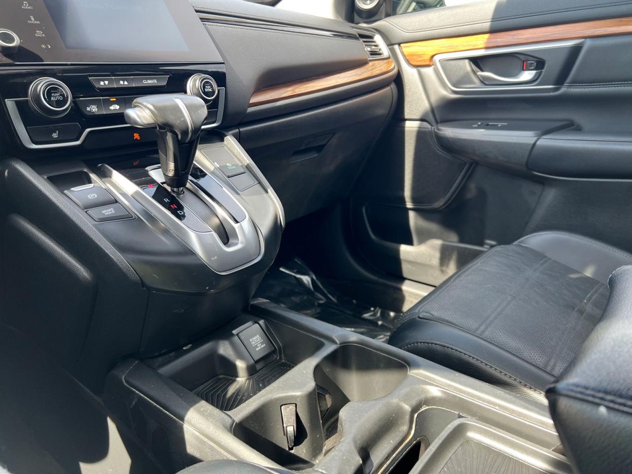 2017 Honda CR-V Touring AWD - Photo #27