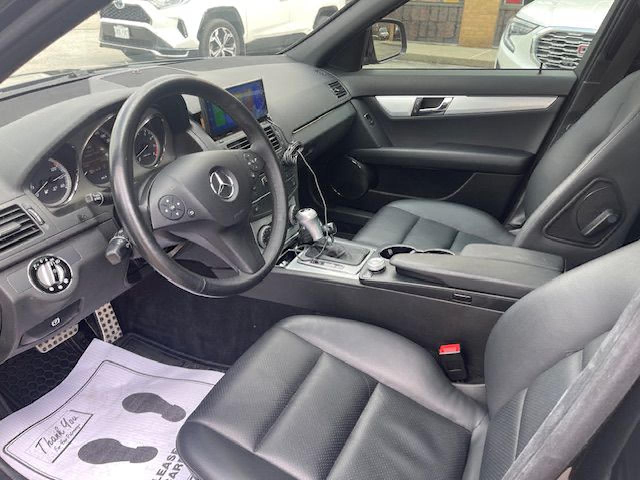 2009 Mercedes-Benz C-Class C300 / NAVIGATION / APPLE/ANDROID PLAY/ SUNROOF - Photo #14