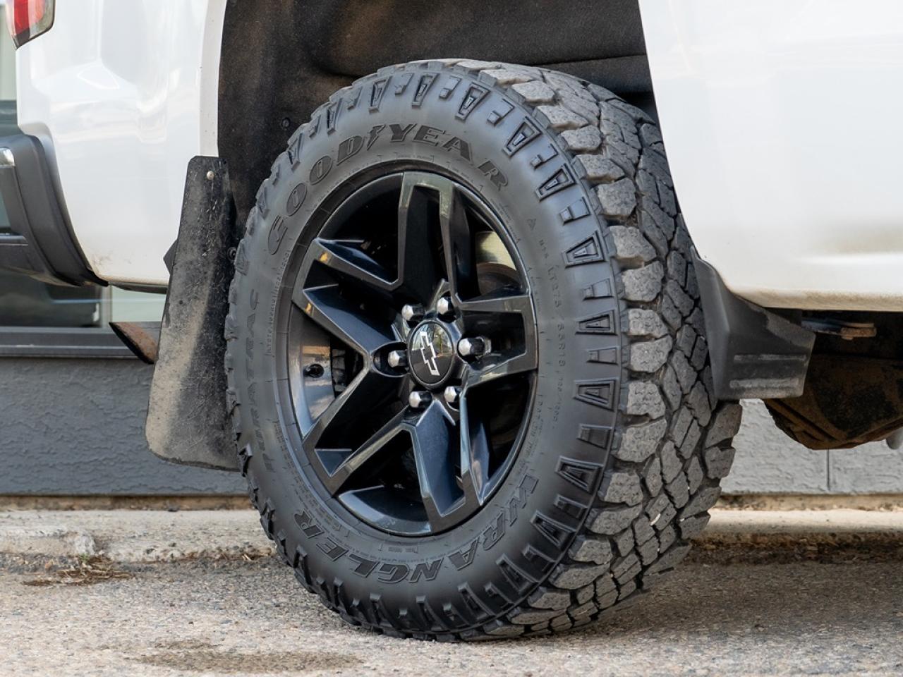 2016 Chevrolet Silverado 1500 LT Photo3