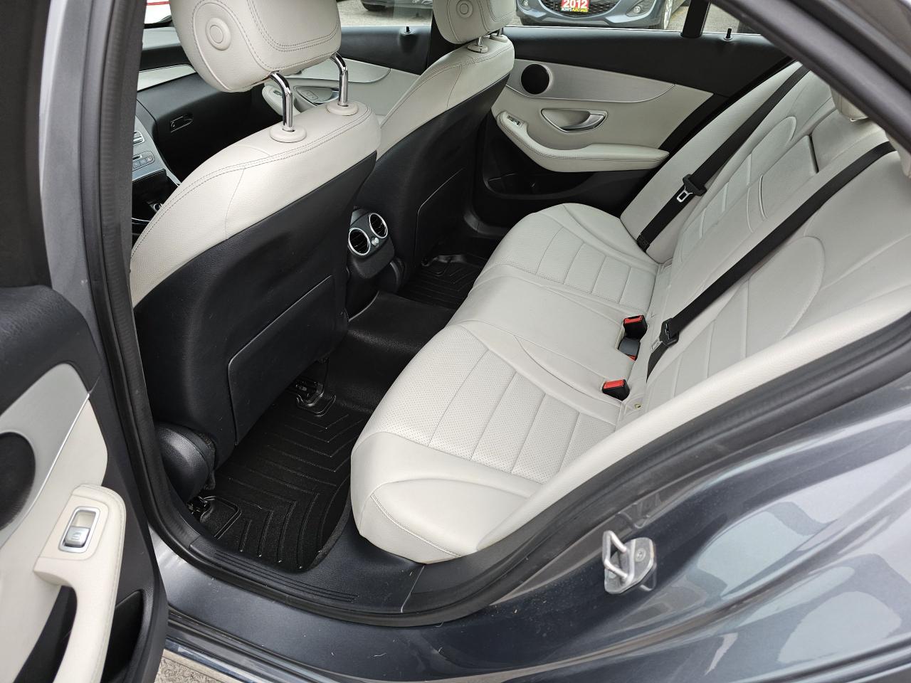 2017 Mercedes-Benz C-Class C 300 4-MATIC /NAVI/PANORAMIC/BACKUP CAMERA/ 142KM - Photo #10