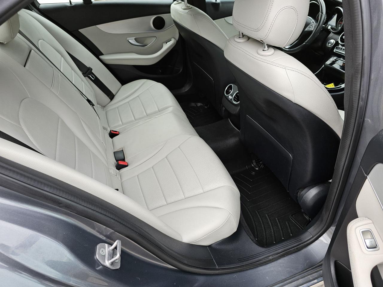 2017 Mercedes-Benz C-Class C 300 4-MATIC /NAVI/PANORAMIC/BACKUP CAMERA/ 142KM - Photo #8
