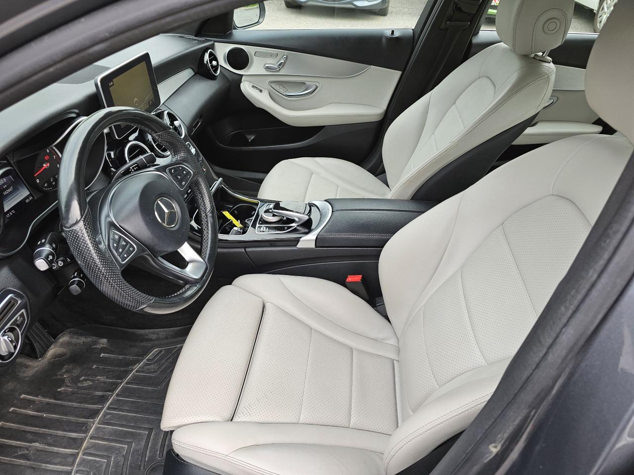 2017 Mercedes-Benz C-Class C 300 4-MATIC /NAVI/PANORAMIC/BACKUP CAMERA/ 142KM - Photo #11