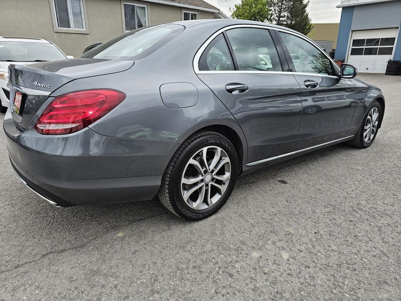 2017 Mercedes-Benz C-Class C 300 4-MATIC /NAVI/PANORAMIC/BACKUP CAMERA/ 142KM - Photo #4
