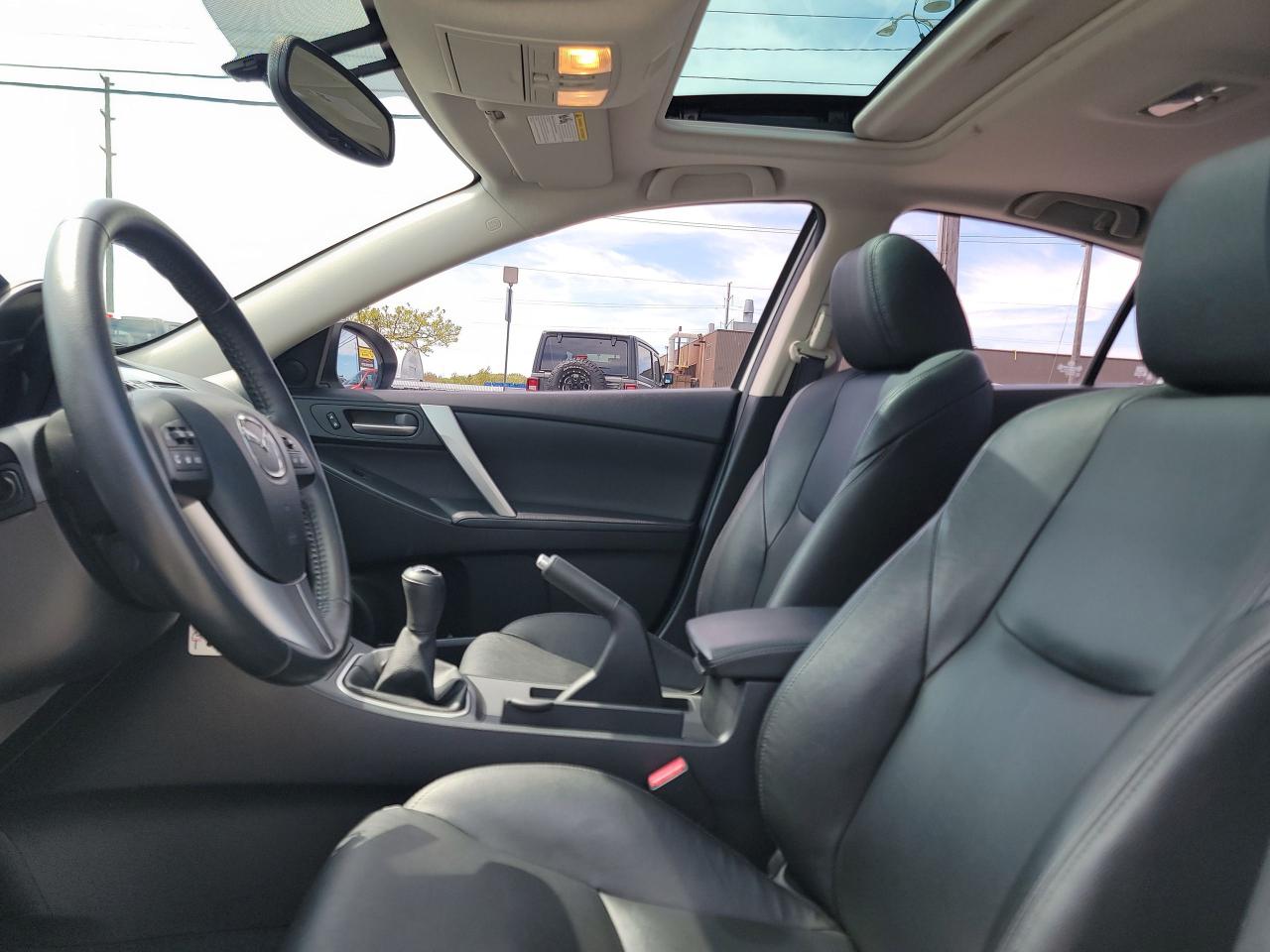 2012 Mazda MAZDA3 GT | LOW KMS | LIKE NEW - Photo #12