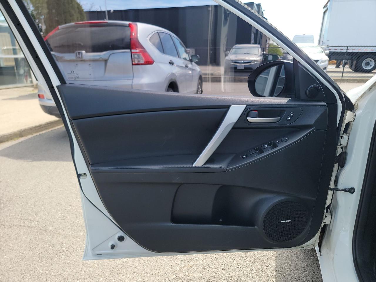 2012 Mazda MAZDA3 GT | LOW KMS | LIKE NEW - Photo #13