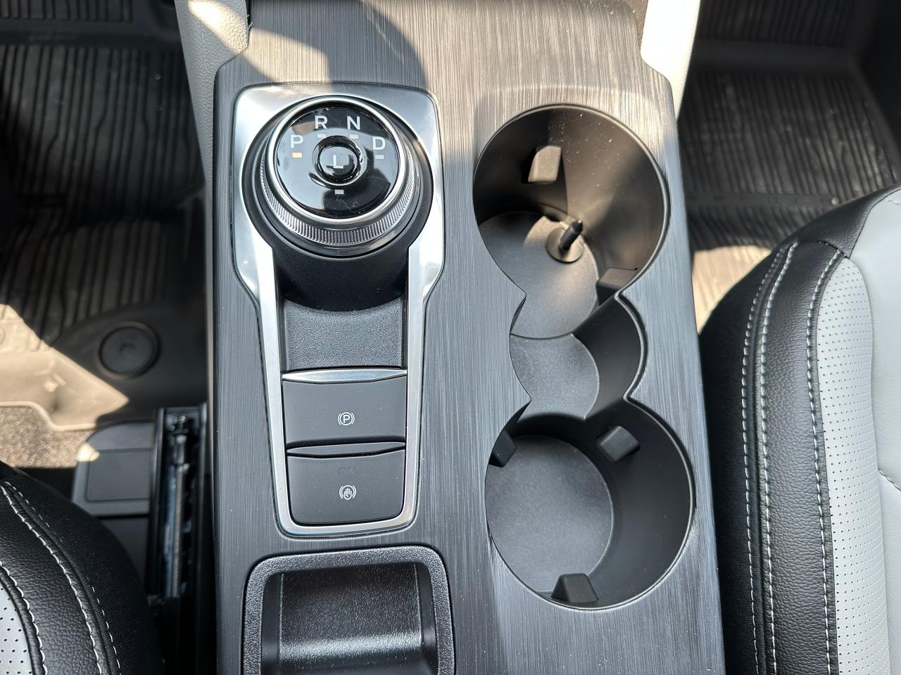 2025 Ford Escape PHEV FWD 700A Photo5