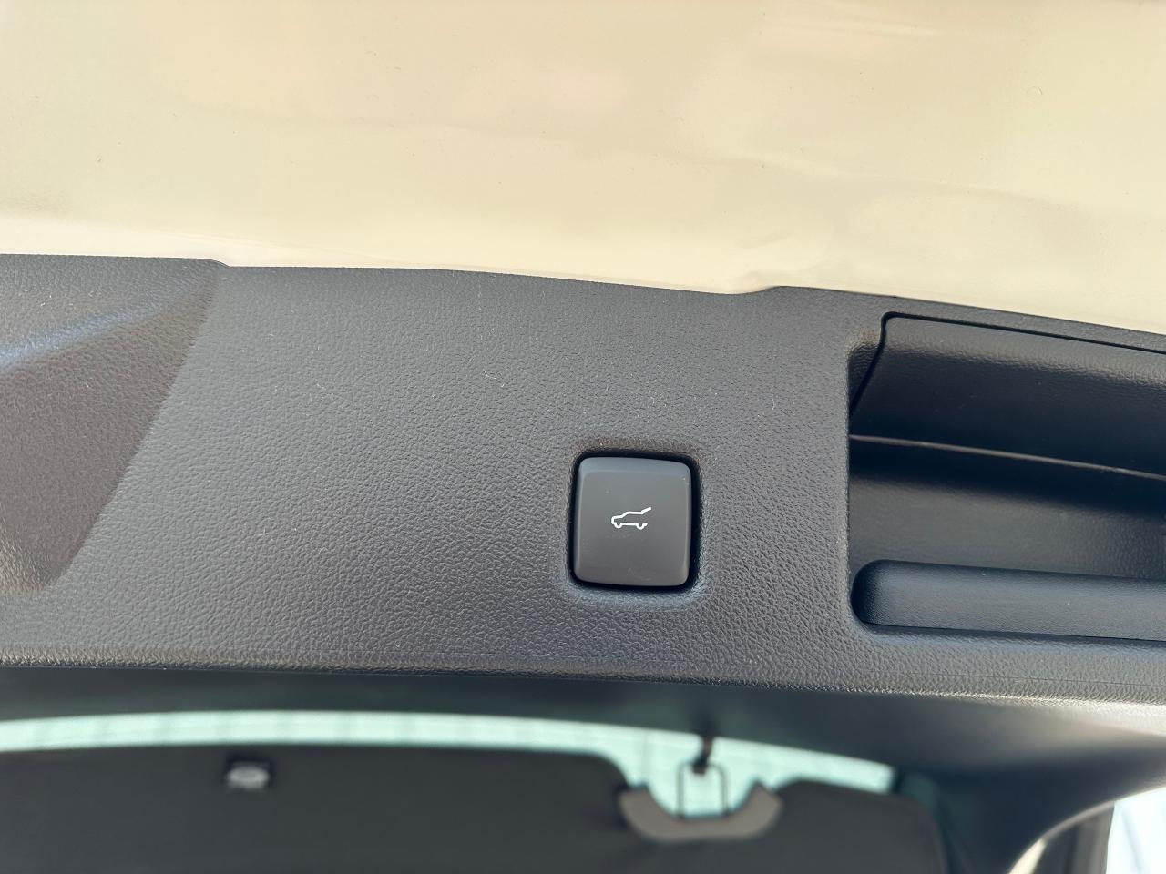 2025 Ford Escape PHEV FWD 700A Photo5