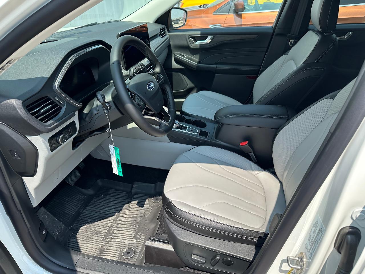 2025 Ford Escape PHEV FWD 700A Photo5