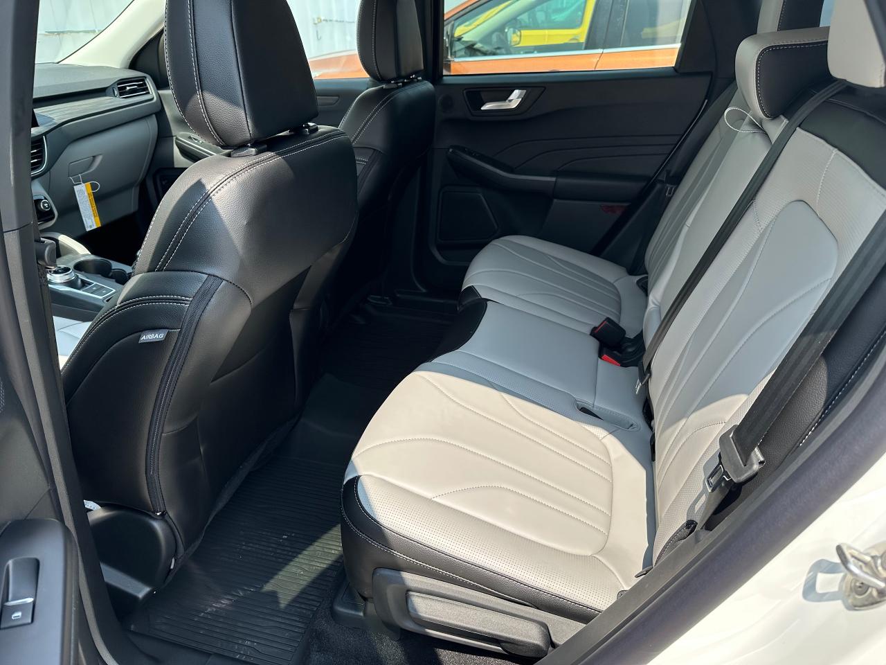 2025 Ford Escape PHEV FWD 700A Photo5