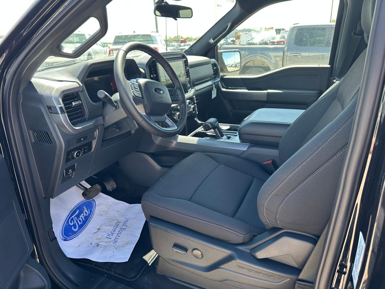 2025 Ford F-150 XLT 4WD SuperCrew 5.5' Box Photo5