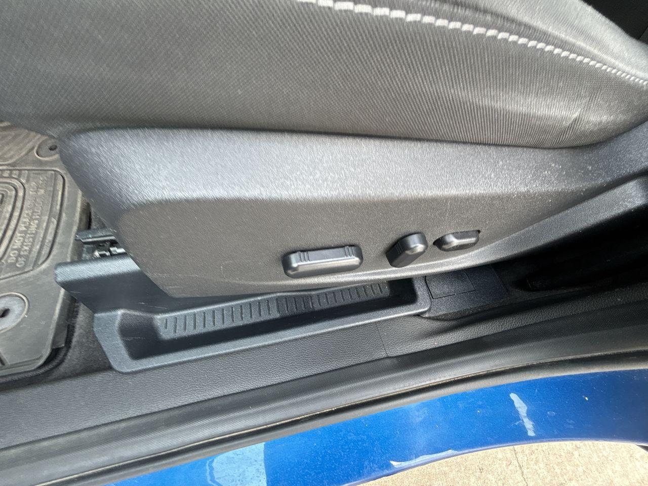 2017 Ford Escape SE 4WD 4DR Photo5