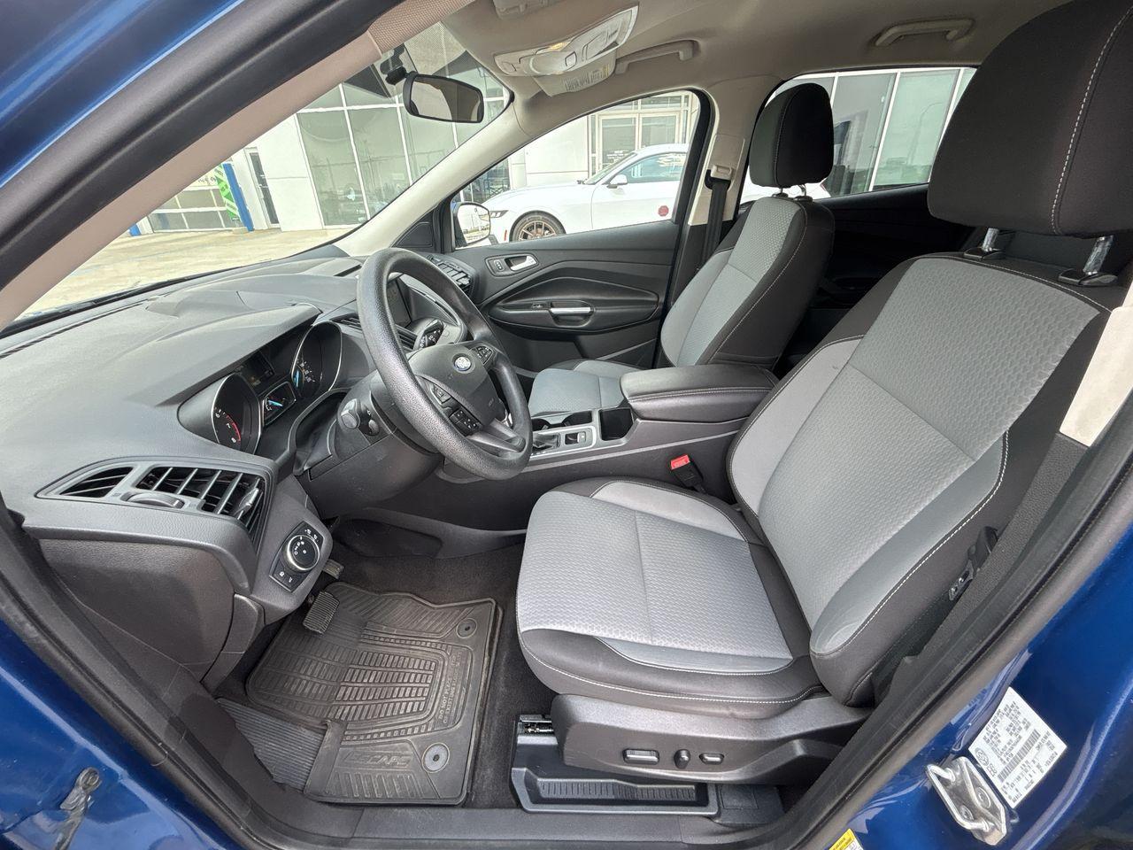 2017 Ford Escape SE 4WD 4DR Photo5