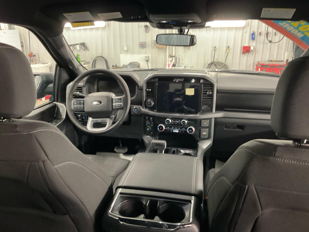 2025 Ford F-150 XLT Photo5