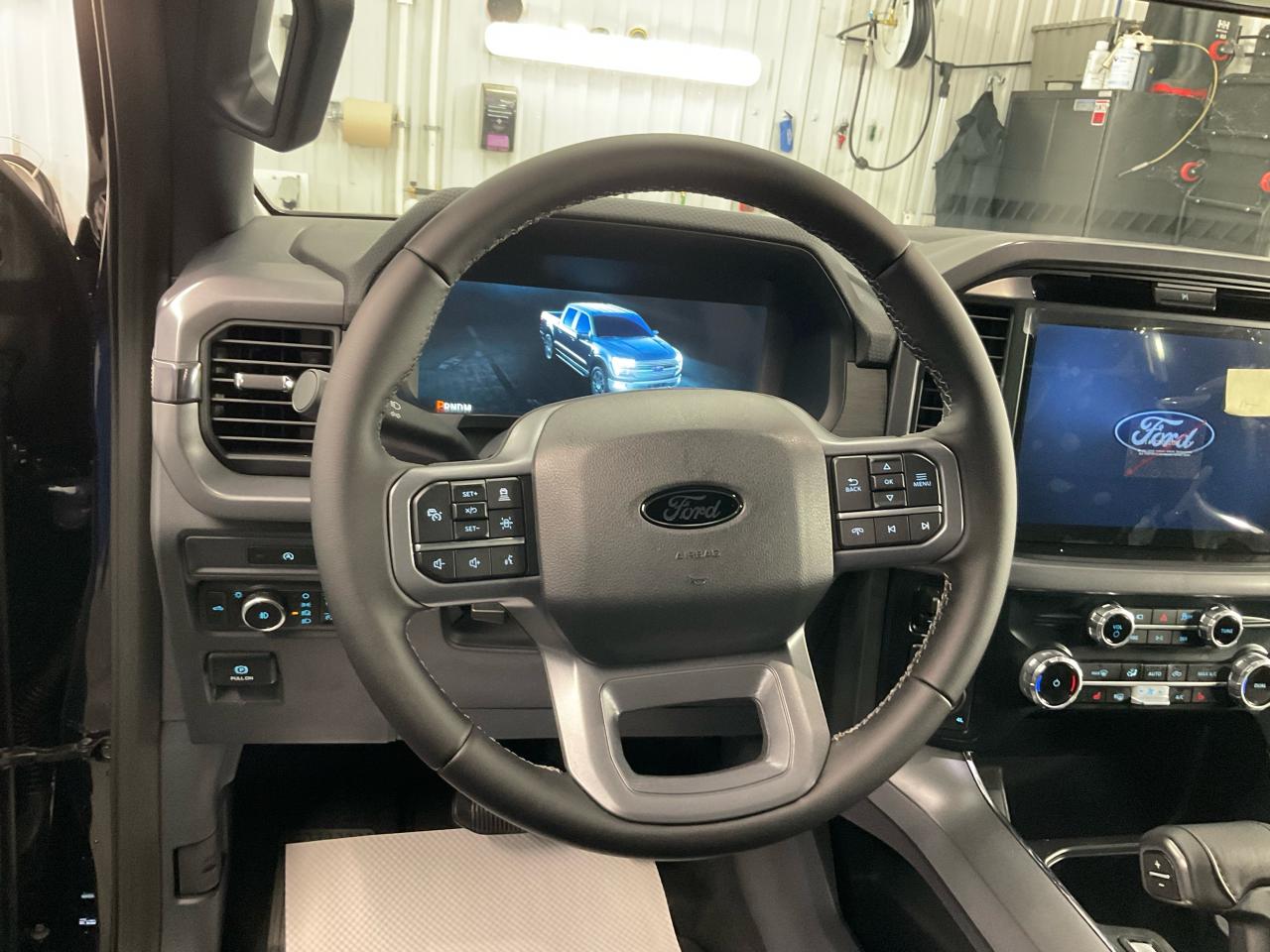 2025 Ford F-150 XLT Photo5