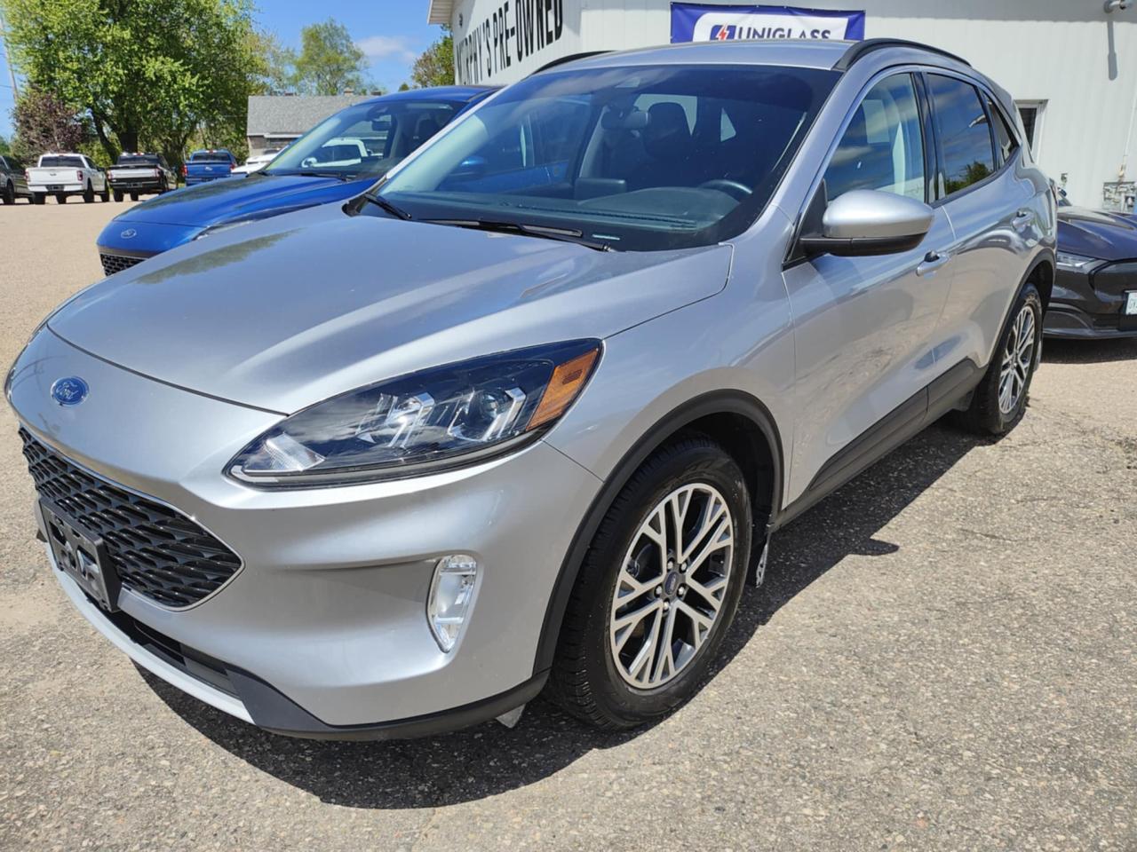 Used 2021 Ford Escape SEL Hybrid for sale in Pembroke, ON