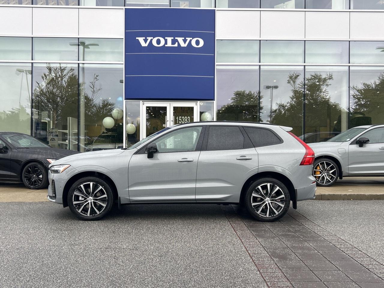 New 2025 Volvo XC60 B5 AWD Plus Dark Theme for sale in Surrey, BC