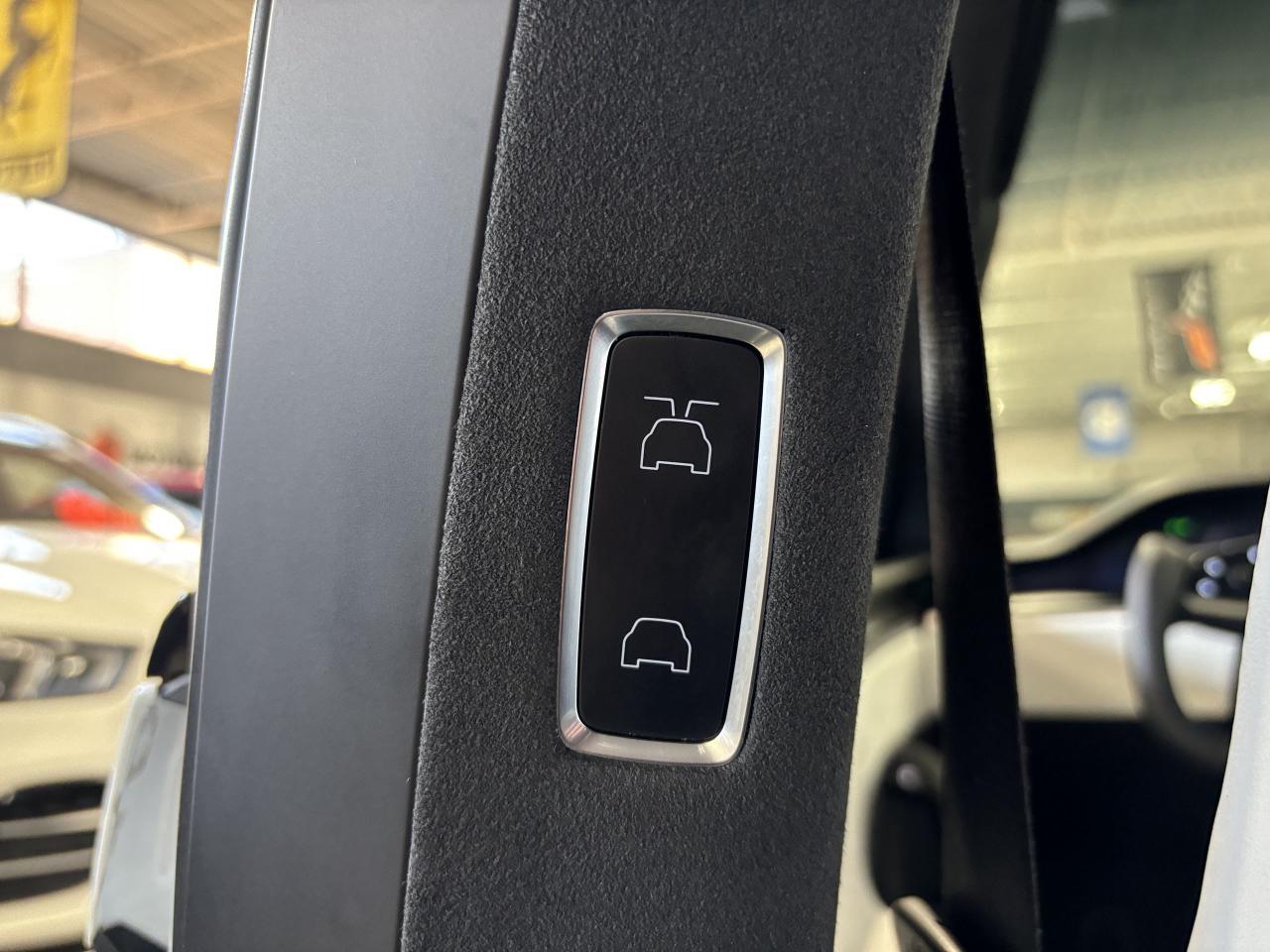 2022 Tesla Model X Plaid AWD|1020HP|6PASS|WHITEONWHITE|FSD|FULLPPF|++ - Photo #17