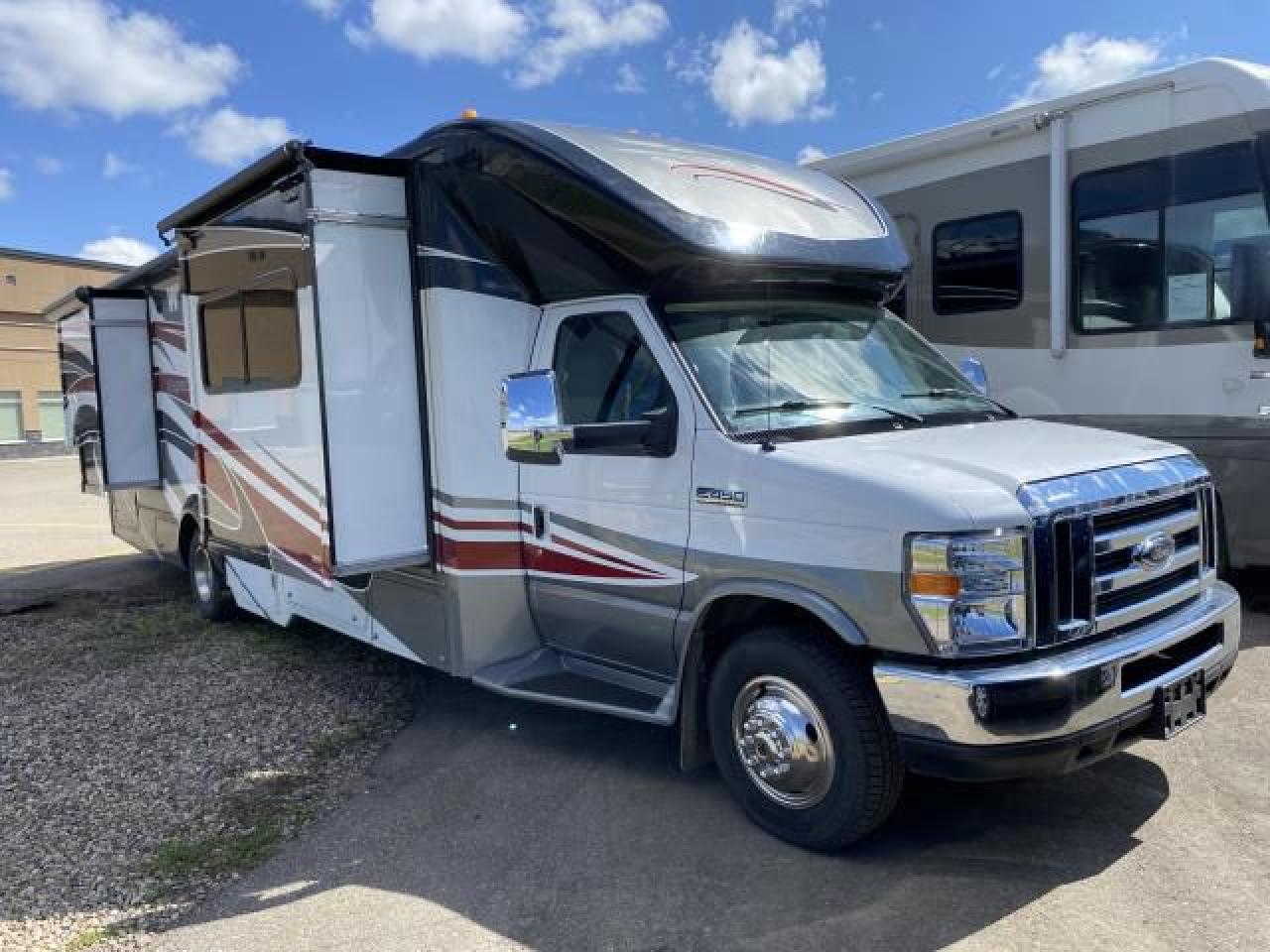 2013 Ford WINEBEGO 30J E450 - Photo #2