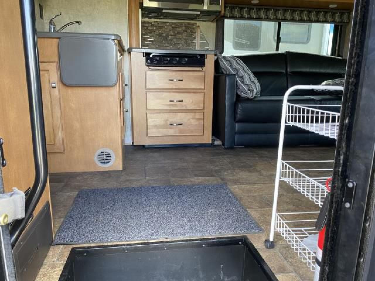 2013 Ford WINEBEGO 30J E450 - Photo #6