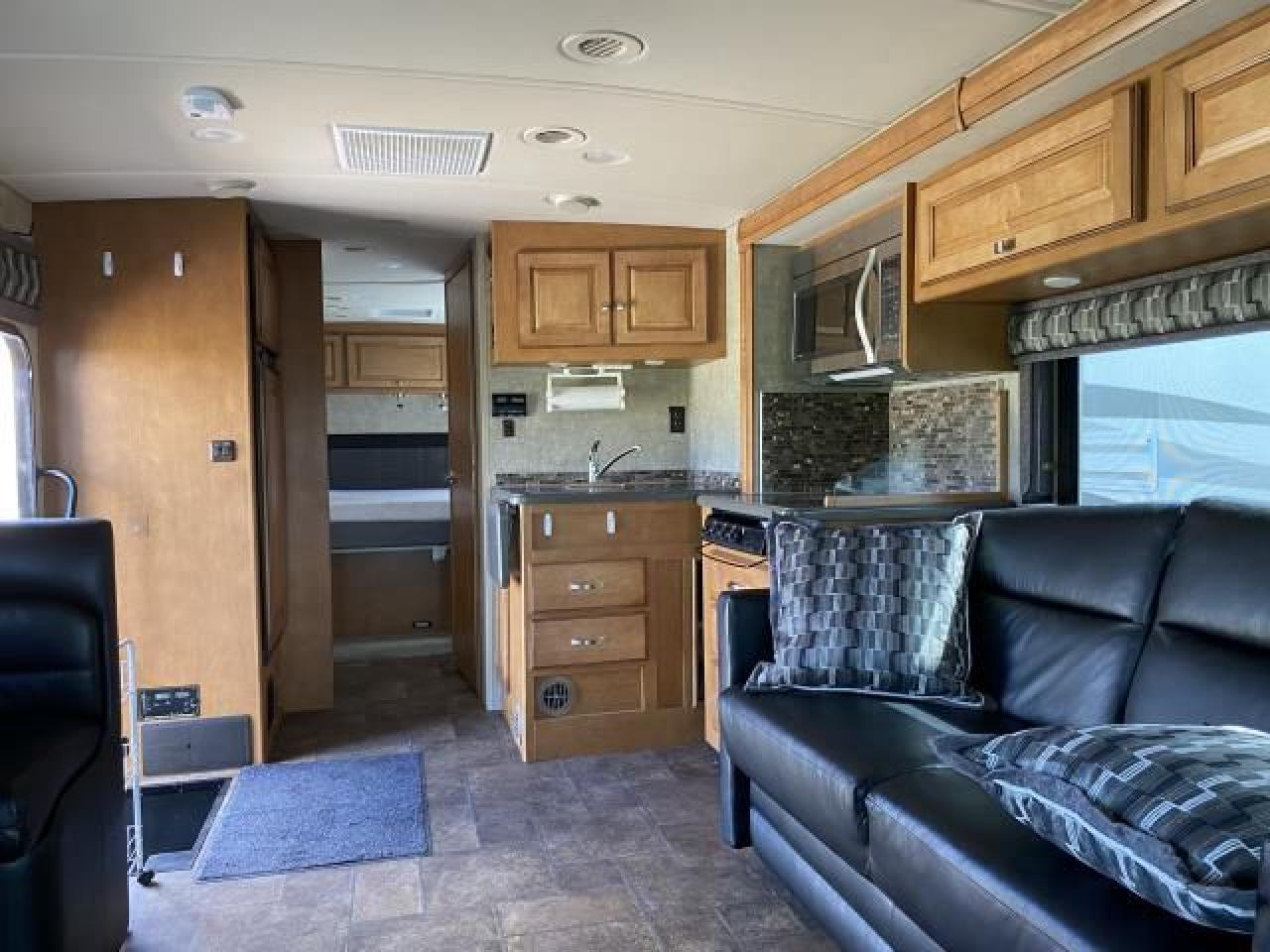 2013 Ford WINEBEGO 30J E450 - Photo #8