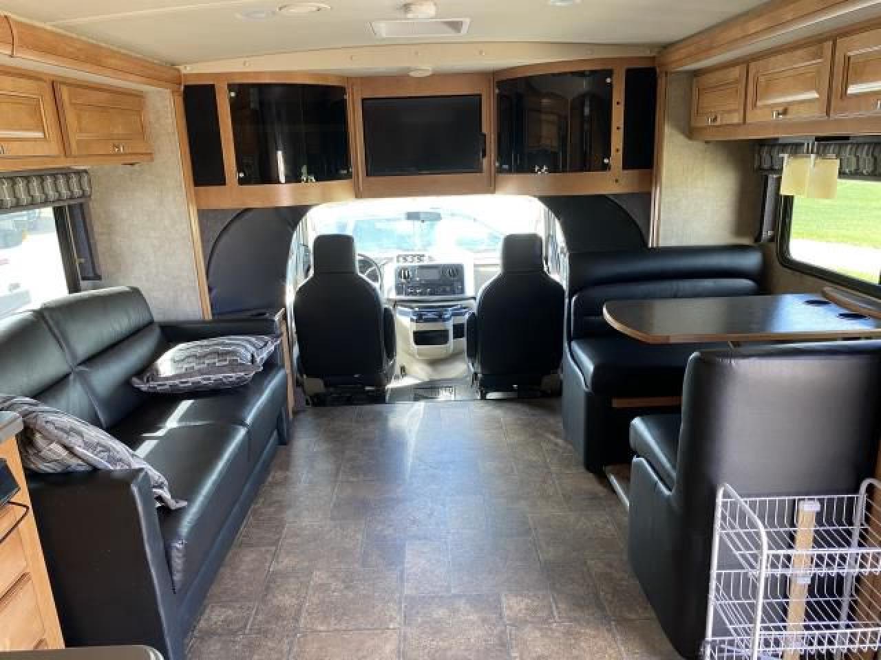 2013 Ford WINEBEGO 30J E450 - Photo #9