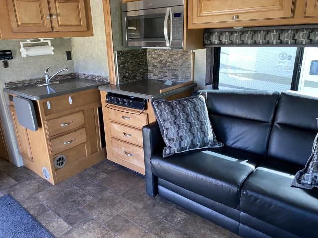 2013 Ford WINEBEGO 30J E450 - Photo #10